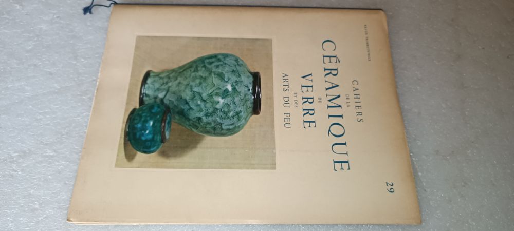 Raro e antigo catálogo de cerâmica asiática  de 1963