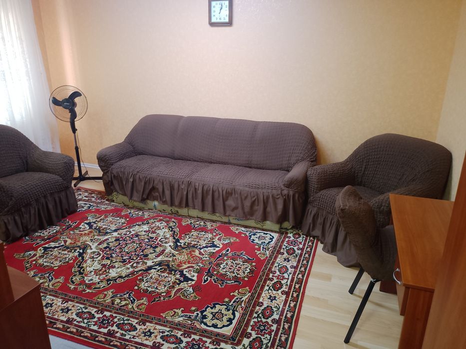 Сдаю 2-х комнатную квартиру-студию  в центре,Крытый рынок,ул.Парковая,