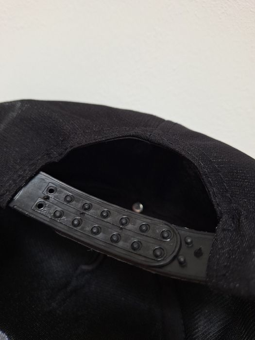 Nowa czapka z daszkiem