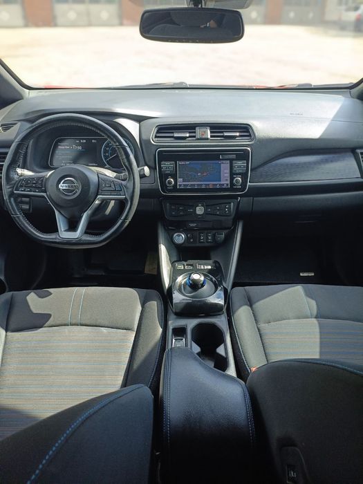 электро автомобиль NISSAN LEAF 2