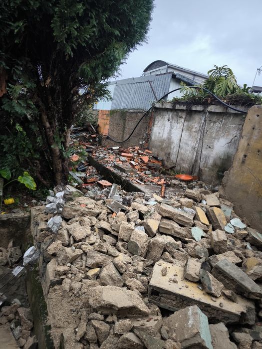 Demolição, limpeza de terrenos, escavação