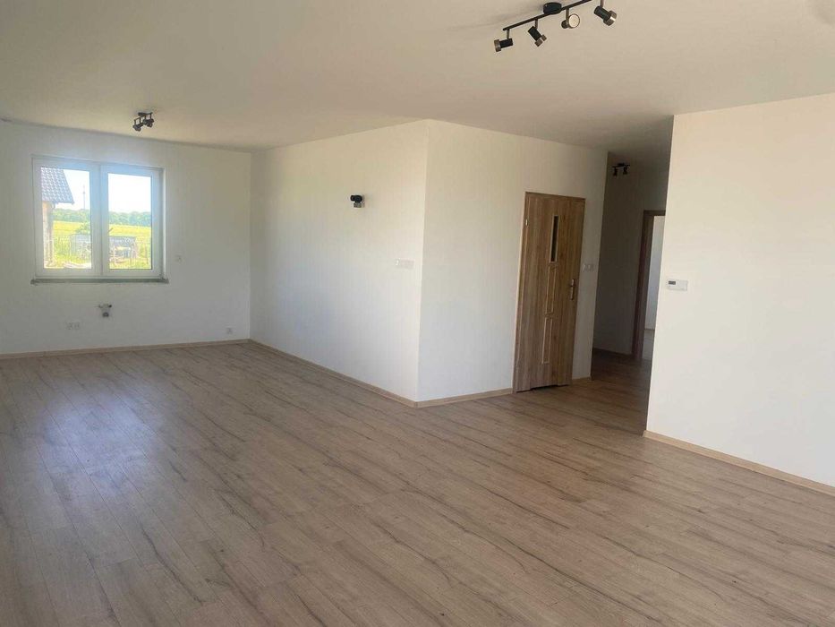 DOM NA SPRZEDAŻ LUBASZ UL. WIOSENNA 13