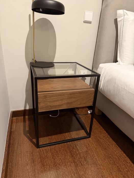 Par de mesas de cabeceira