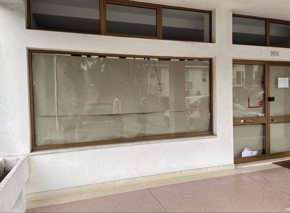 Arrenda-se loja em Perosinho