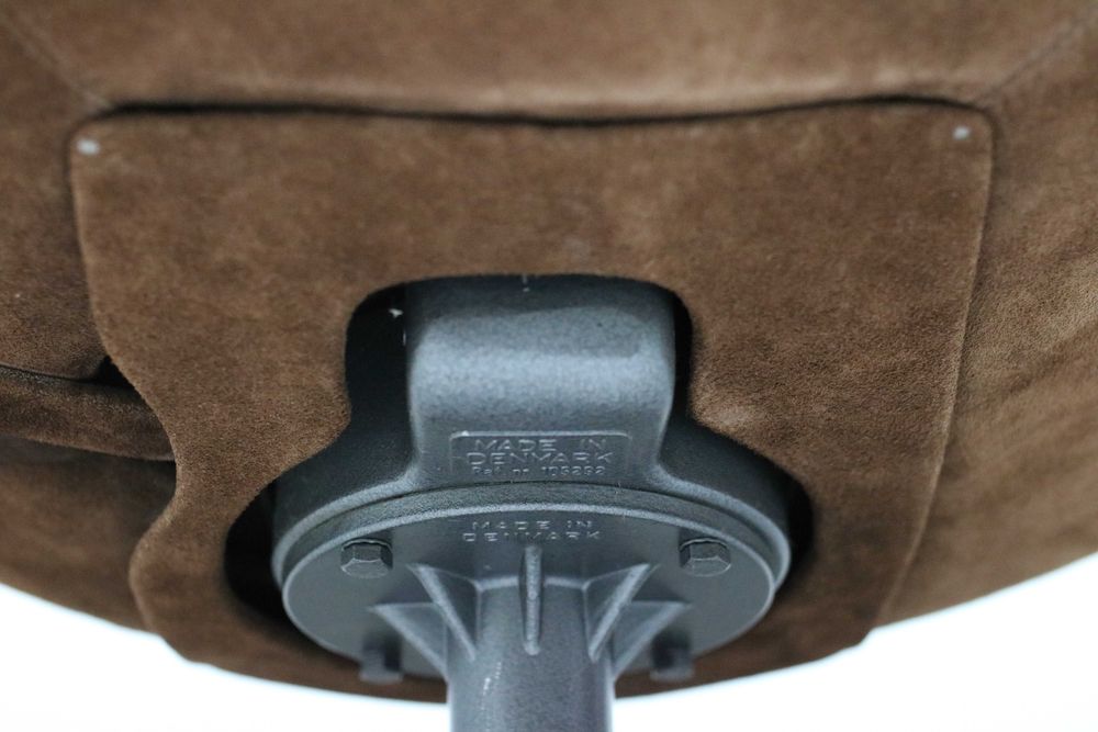 Poltrona com pousa pés Madsen & Schubell Modelo MS68