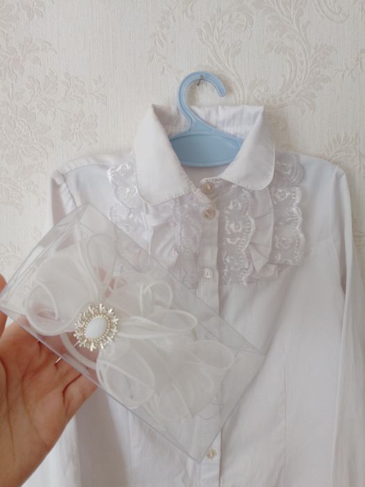 Біла блузка шкільна на 7 років зі штанами