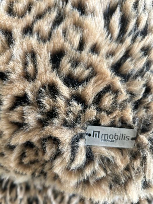 Manta tapa pes + 2 almofadas padrao leopardo