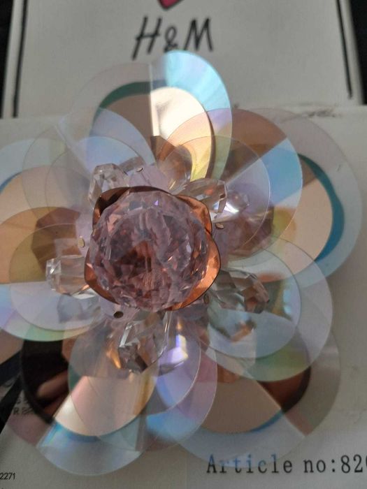 Lanvin H&M broszka w kształcie kwiatu  elegancka kamienie