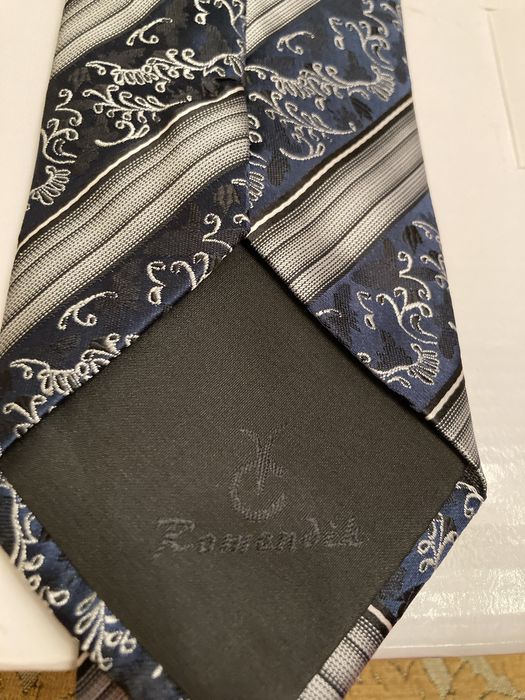 Продаю новые  фирменные галстуки, Отличного качества, и бренда.