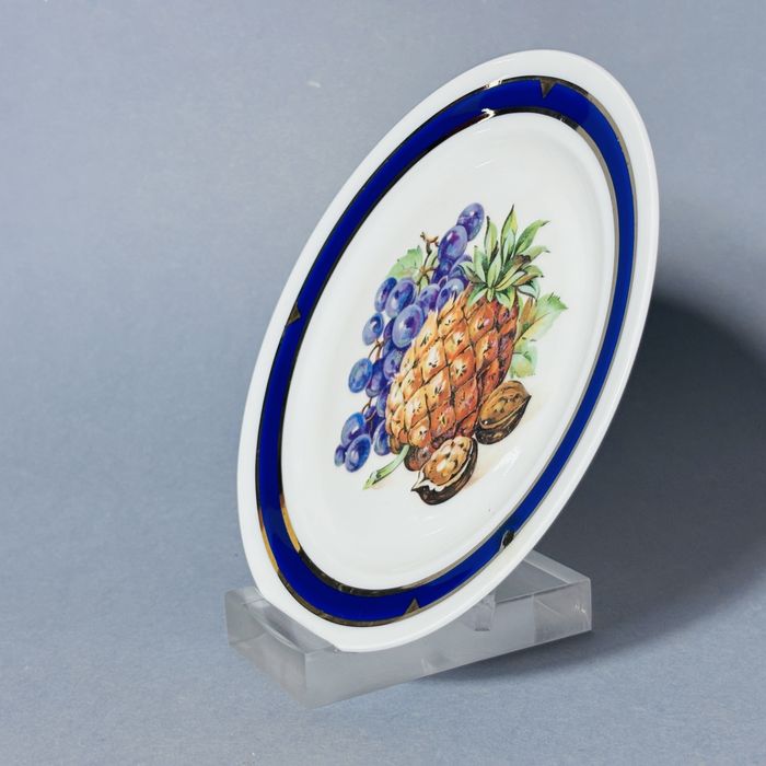 ilmenau piękny talerzyk porcelanowy owoce ananas winogrona orzechy