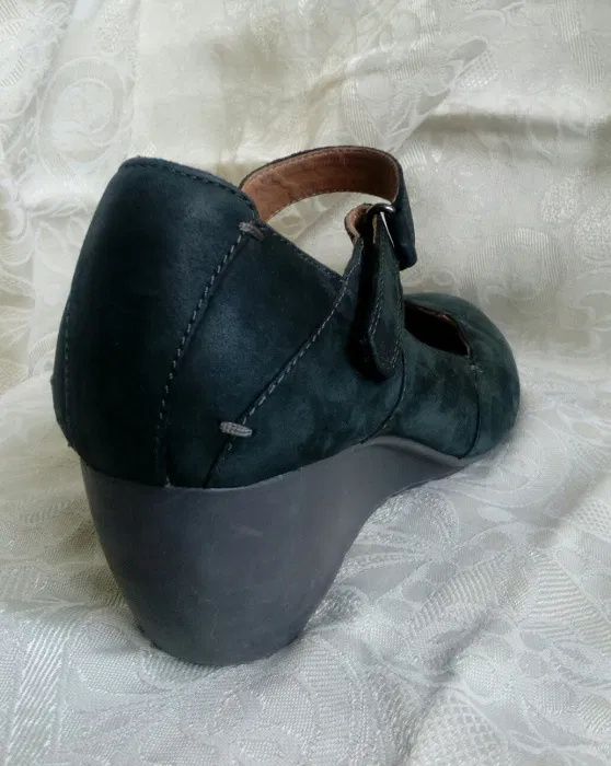 TANIO!!! pantofle, czułenka na koturnie CLARKS r:37/ost1.