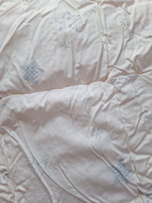 Kołderka+ 2 zestawy pościeli do łóżeczka IKEA