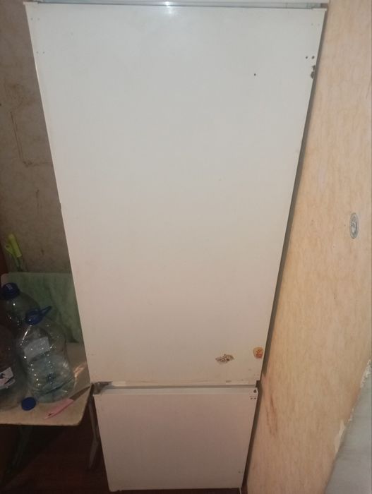 Продаю б/у холодильник срочно.