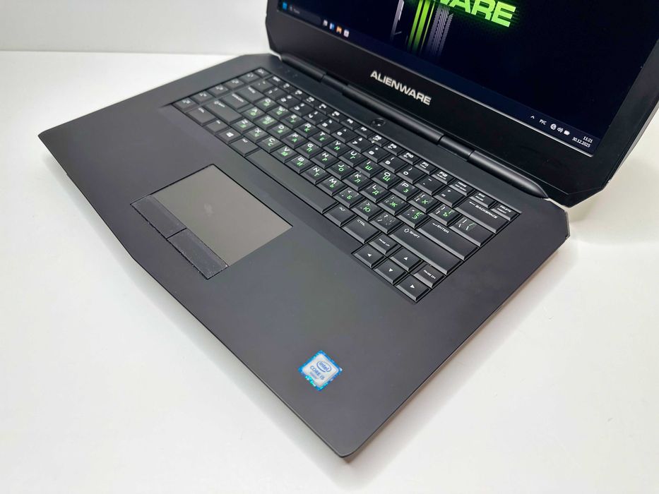 Dell Alienware 15 R2, i7-6700HQ, 16Gb, 256Gb + 1Tb, GTX 970M, FHD IPS