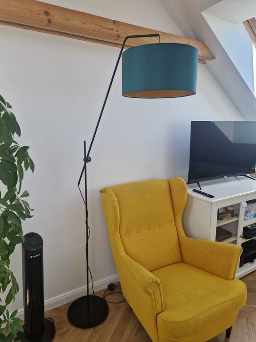 Lampa stojąca podłogowa