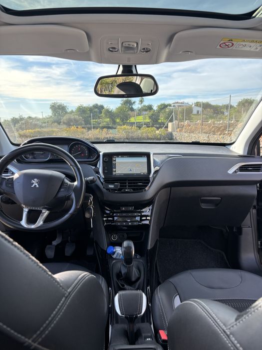 Peugeot 2008 Allure 1.2 gasolina (81kw) 2016 ano Teto Panoramico