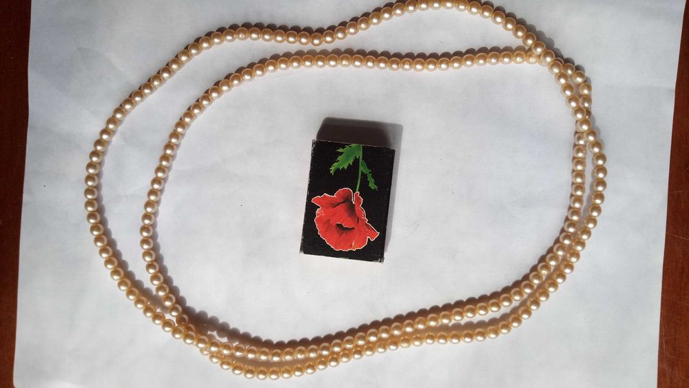 Бижутерия, бусы бывшие в употреблении.