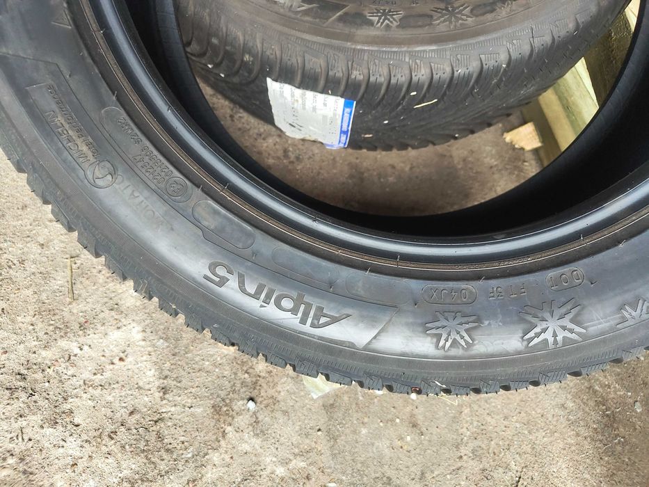 Opony zimowe uzywane 215 55 R17 Michelin 2021 rok 2 sztuki z46