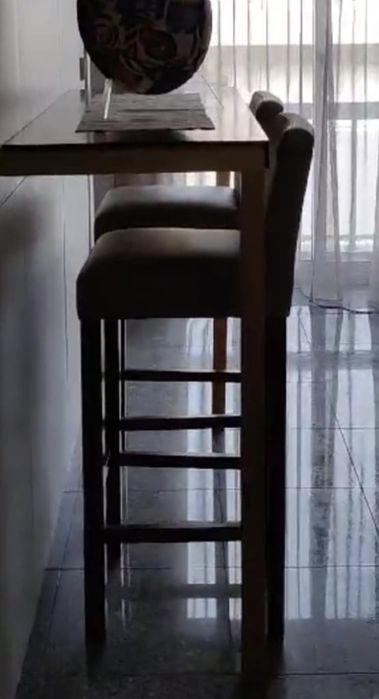 cadeiras altas tipo bar