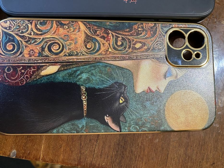 Чохли на айфон 11