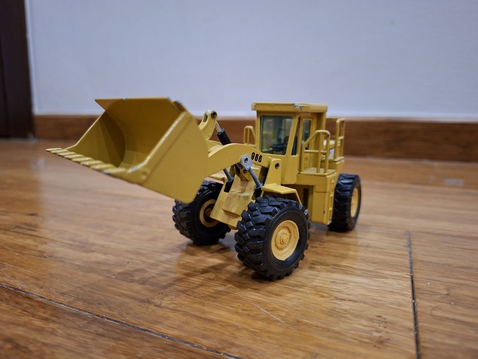 Model NZG 237 Caterpillar 966 1:50