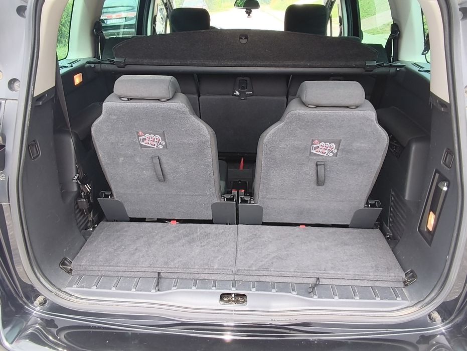 Peugeot 5008 2.0 HDi hak, 7 osobowy, panorama, tv