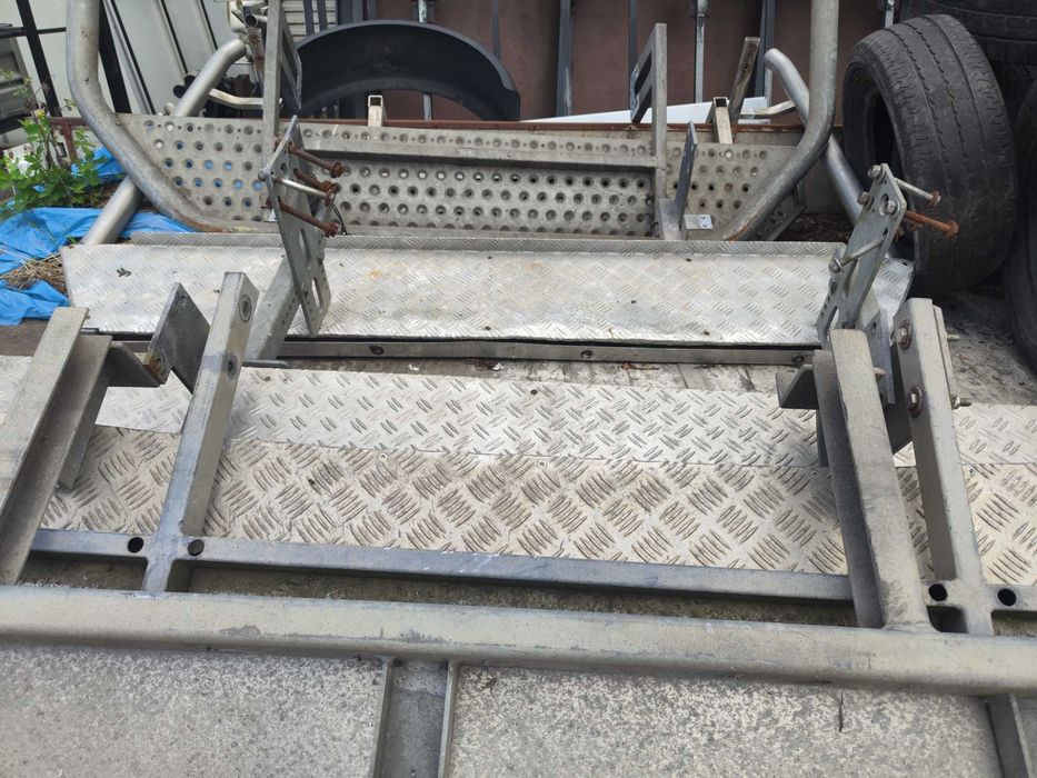 Stopień tylny auto dostawcze