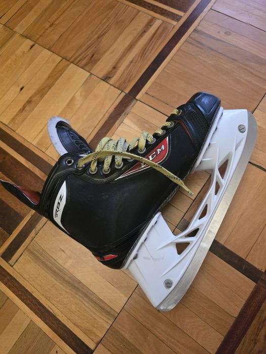 Продам хокейні ковзани CCM RBZ