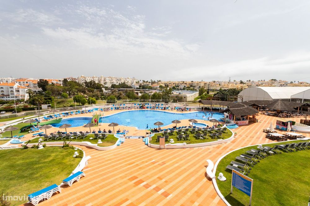 Apartamento T1 com Varanda, Piscina e a 800 m da Praia em Albufeira — Albufeira E Olhos De Água, Faro