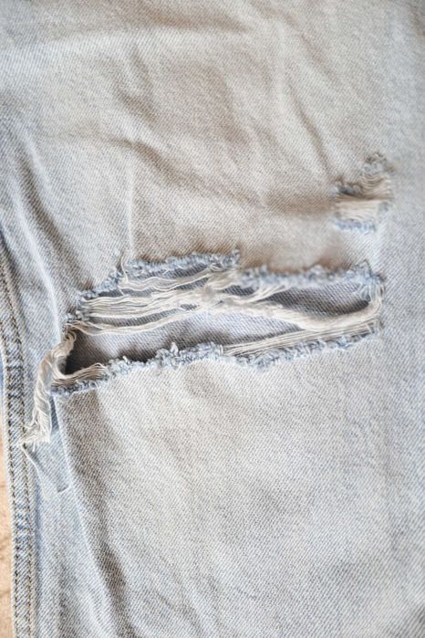 Jeansy MOM Bershka z dziurami r. 40 jasny niebieski *nowe