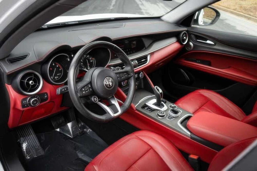 Alfa Romeo Stelvio Veloce      2022