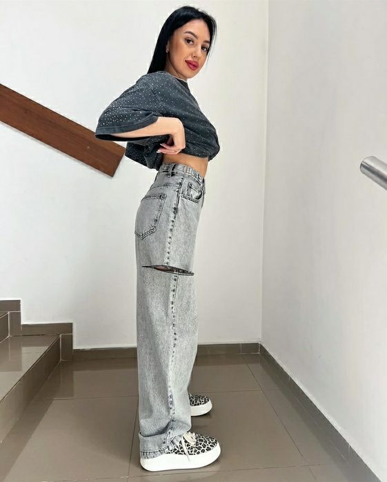 Джинсы с боковыми разрезами