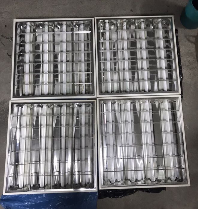 Sprzedam lampy sufitowe z neonowkami- z odwietleniem stan bdb