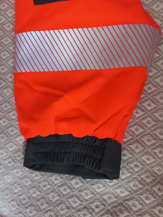 Новая зимняя рабочая мужская куртка. Размер L.