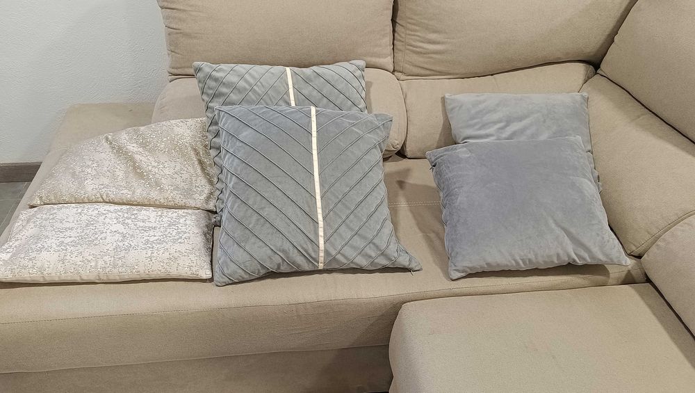 Sofá de canto-cama para sala espaçosa