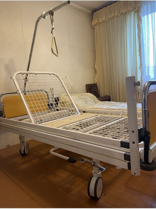 Медичне багатофункціональне ліжко