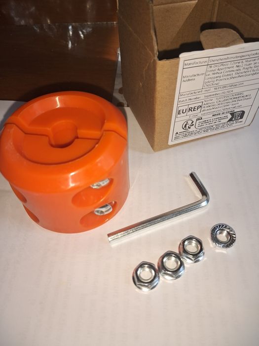 Відбійник, стопер, амортизатор крюка- гаку тросу лебідки.