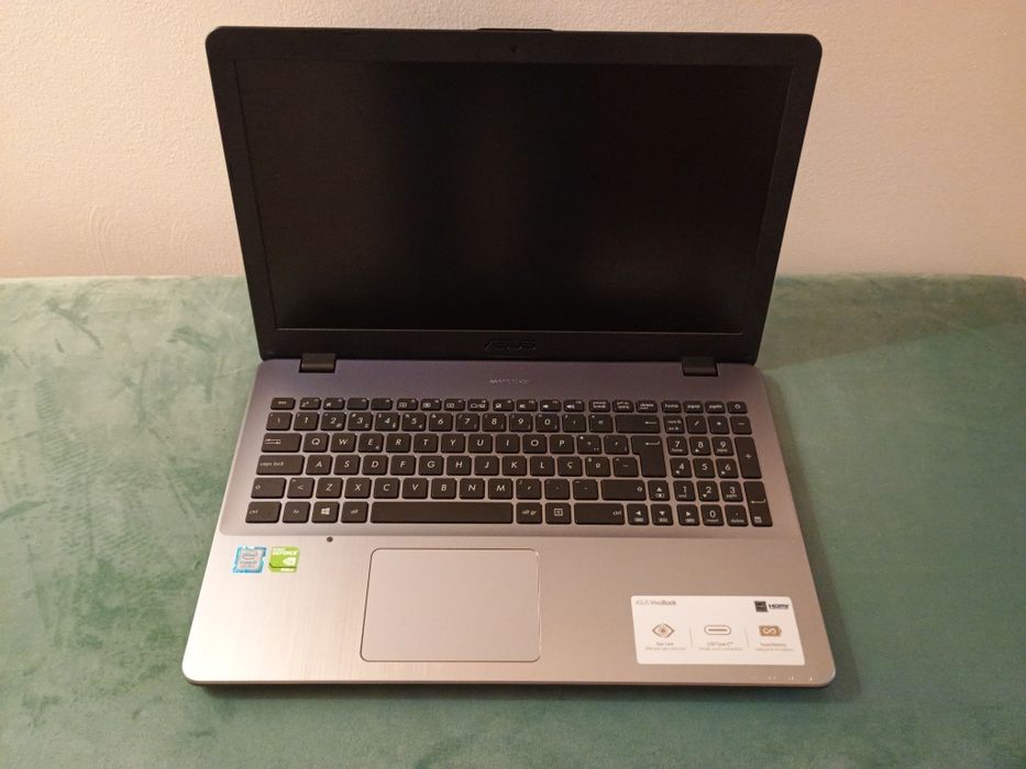 Computador ASUS A542UR
