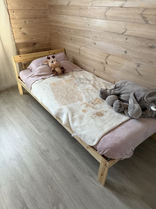 Cama 90x200 com colchão - DESOCUPAR