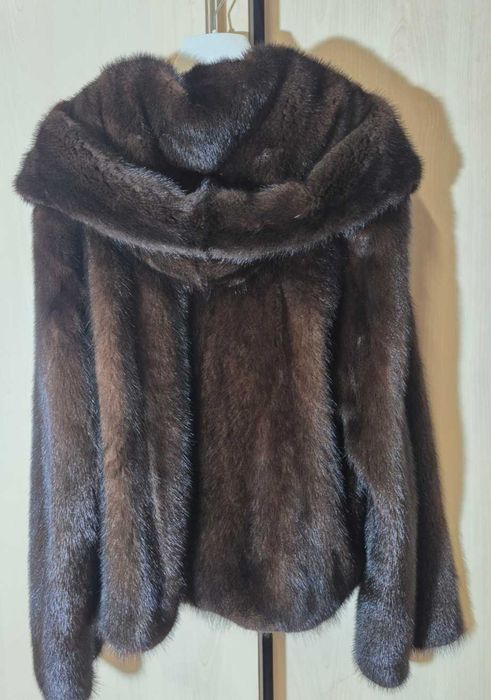 Норкова шуба автоледі Греція