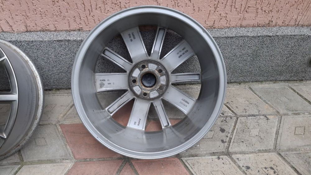 Оригінальні диски титани VW Tiguan Passat  5/112R18 vag