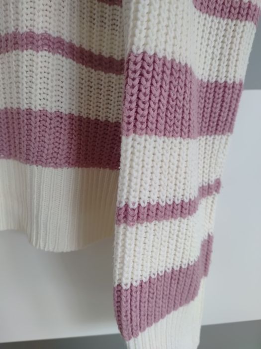 Sweter damski w paski
