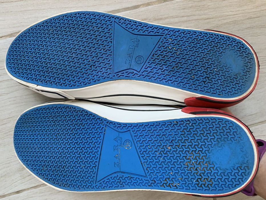 Продам кеды zara