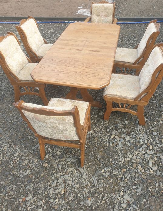 Stół dębowy z krzesłami