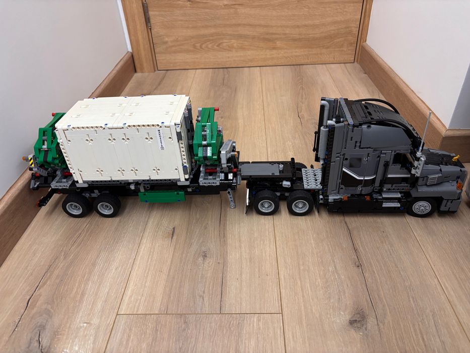 Lego technic Mack Anthem