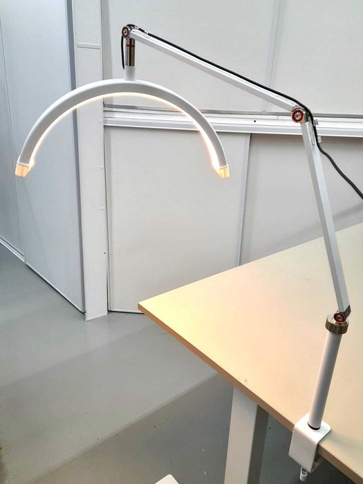 Luz de Meia Lua em Led para Mesa (OFERTA DE ENVIO/TRANSPORTE)