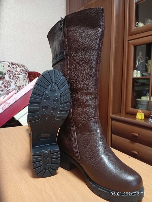 Чоботи жіночі, зимові, шкіряні, розмір 38
