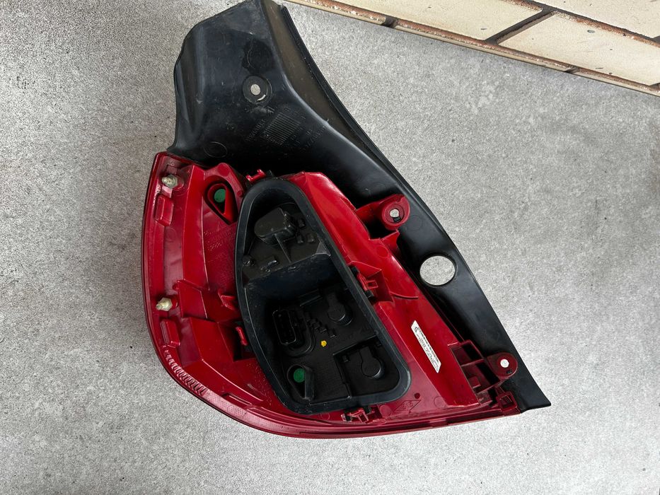 задній ліхтарь стоп правий Renault Clio 3 2009-2012 Хетчбек, 3D, 5D