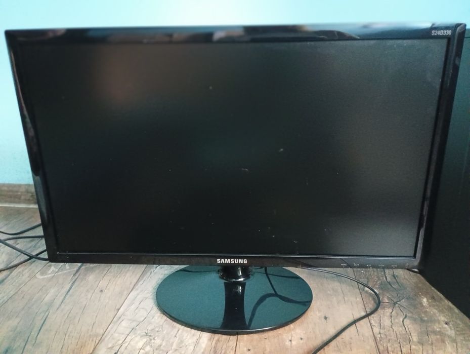 Komputer do gier + monitor Samsung S24D330H!