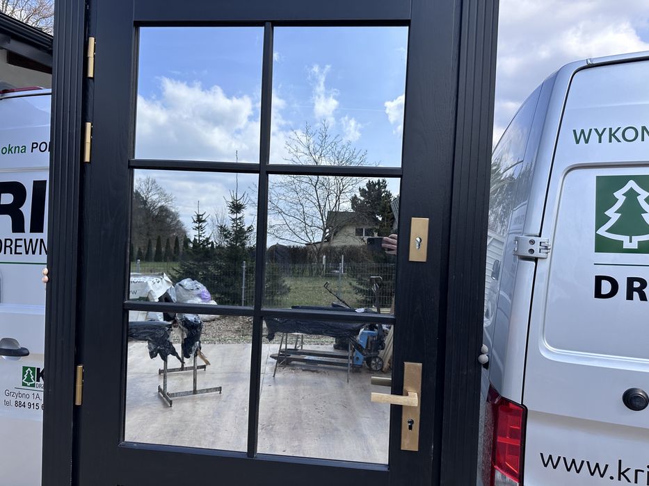 Drzwi wejściowe drewniane czarne zewnętrzne Na wymiar czyste powietrze